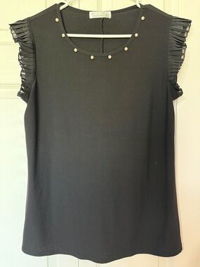 89th & Madison Black Sleeveless Top with Pearl Neckline and Pleated Cap Sleeves